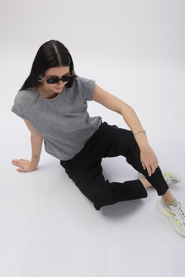 Slouchy Mom Fit Black Jeans for Women 👖