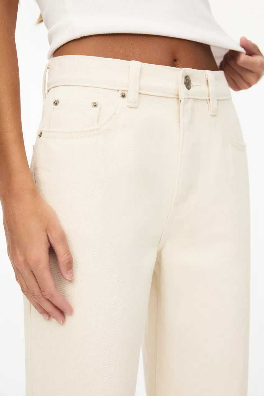 Mom Fit White Jeans 👖