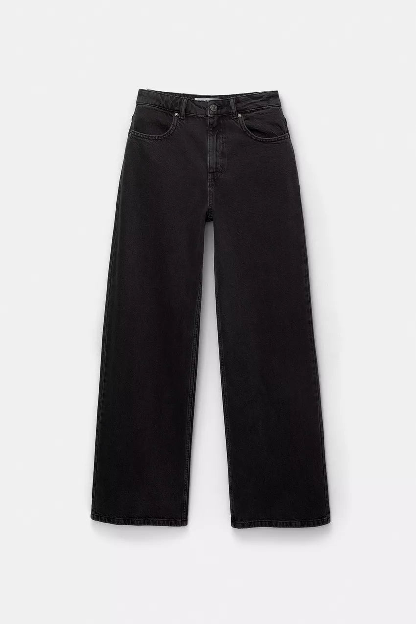 High-Waisted Wide-Leg Black Jeans 👖